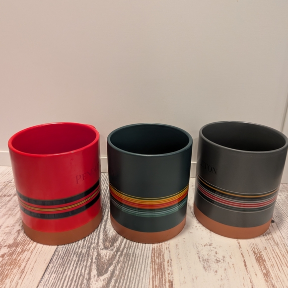 Pendleton Red, Gray, and Green Mugs 18 Ounce - Picture 8 of 8